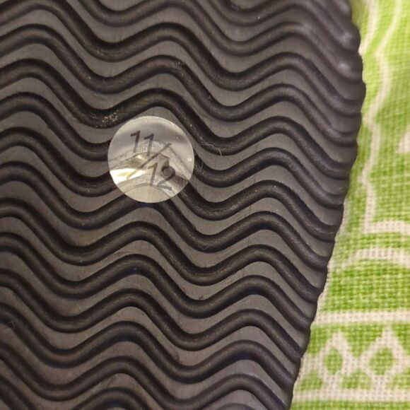 Lily and Dan camo sandals - Picture 9 of 9